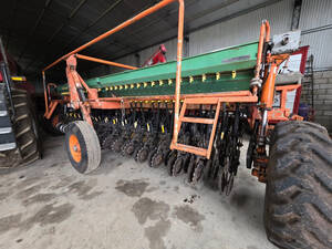 Sembradora Dumaire 710 De 33 A 19 Cm