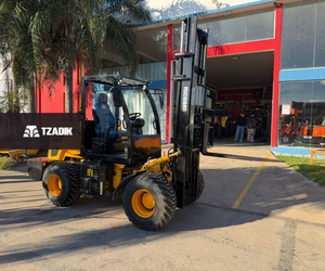 Elevador T25-40 de 2.5TN 4.0MTS - 4x4 articulado ROP todo terreno