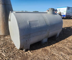 Tanque Duraplast De 4.600 Litros Con Patas Plasticas