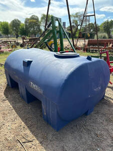 Tanque Horizontal De 3.500Lts Con Rompeolas Y Tapa Boca