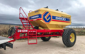 Tolva Para Semillas y FertilizanteGherardi Air Planter G-600 de 13000 Lts nueva