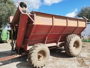 Tolva auto descargable Agrotec 17 TN. Balanza Magris!