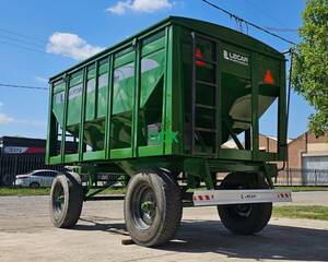 Tolva Semillera 8 Tn C/división Central Doble Boquilla. Lecar