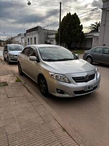Toyota corolla XEI CVT 1.8 MT