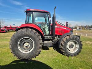 Tractor Case 130A Farmall