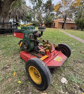 Tractor cortador desmalezador Roland