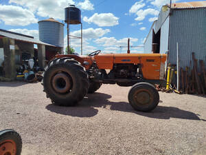 Tractor Fiat 700 E.