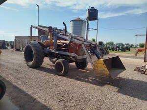 Tractor Fiat 700 E. Pala Frontal. Motor Perkins 125 Hp