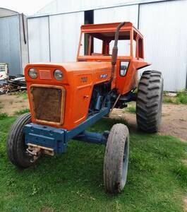 TRACTOR FIAT 700 IMPECABLE