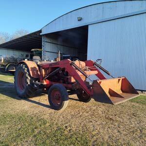 Tractor Hanomag R 75 con pala frontal 3/4 Metalbel. Excelente. 