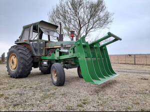 Tractor John Deere 3140 Con Rastrillo Topador