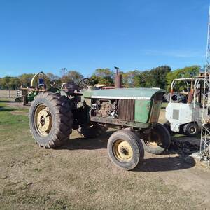 TRACTOR JOHN DEERE 3420. RODADO CON PONCHO