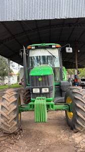 Tractor John Deere 6130J Mod. 2017