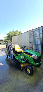 Tractor John Deere E140 Cortacésped