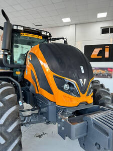 Tractor Nuevo Marca Valtra, Modelo Bh 154 - 5 años BNA