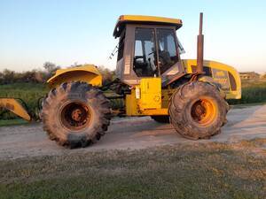tractor pauny  c