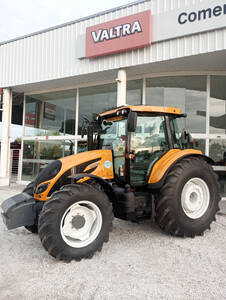 Tractor Valtra A 144 Hitech