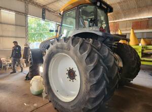 Tractor Valtra BT 210
