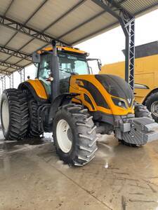 TRACTOR VALTRA T195