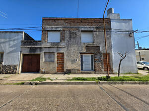 Vendo Casa Céntrica En Concepción Del Uruguay, Entre R
