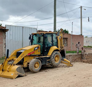 Vendo Caterpillar 416F2 Impecable.