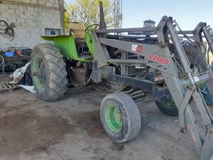 Zanello 220. Año 1994. Con pala El Ceibo y pinche.