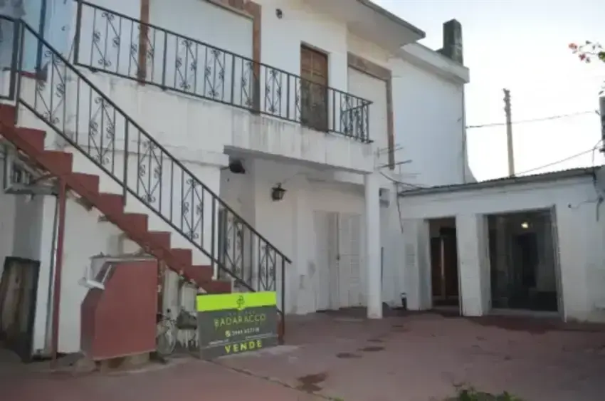 Casa Con Dptos En Venta En Gualeguaychú.