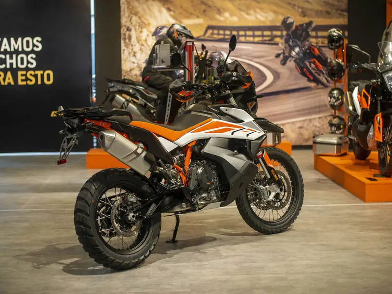 ktm adv 790 r